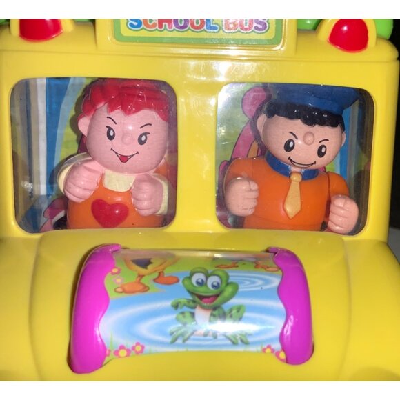 HuiLe Interactive Bump and Go Learning School Bus #796 - Picture 12 of 12